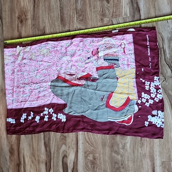 Kananginak Pootoogook  Fisher women rectangle silk scarf - Picture 8 of 11